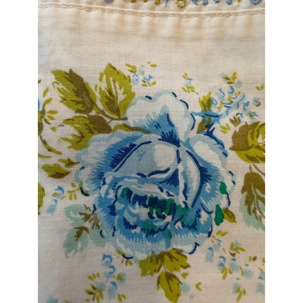 Vintage Springmaid Wondercal Blue Rose Standard Pillowcases Pair Made In USA